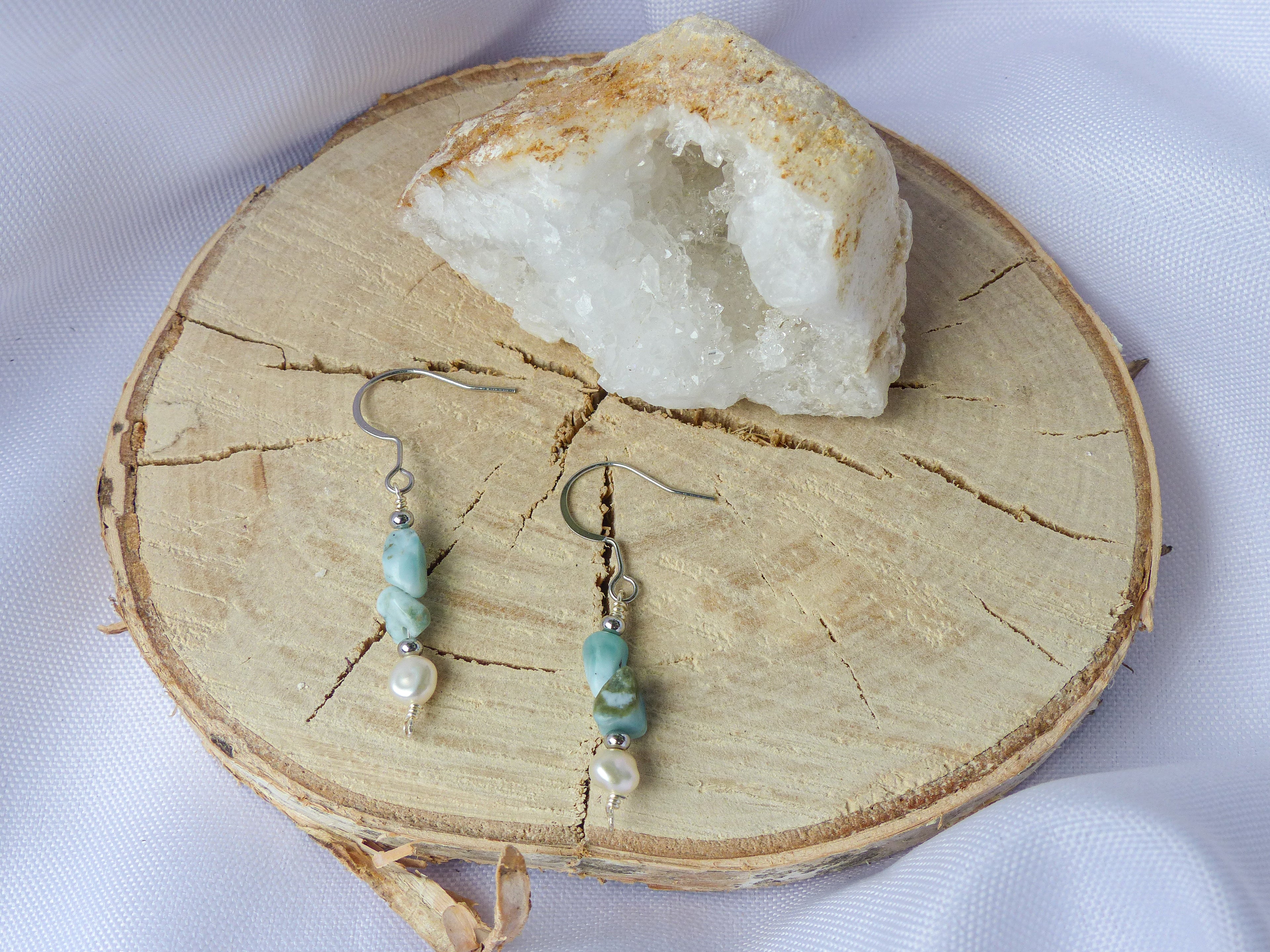 Ohrringe mit Larimar und Süßwasserperle für Ruhe & Eleganz