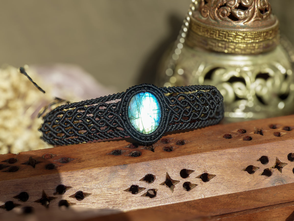 Midnight Stone – Labradorit Makramee Armband