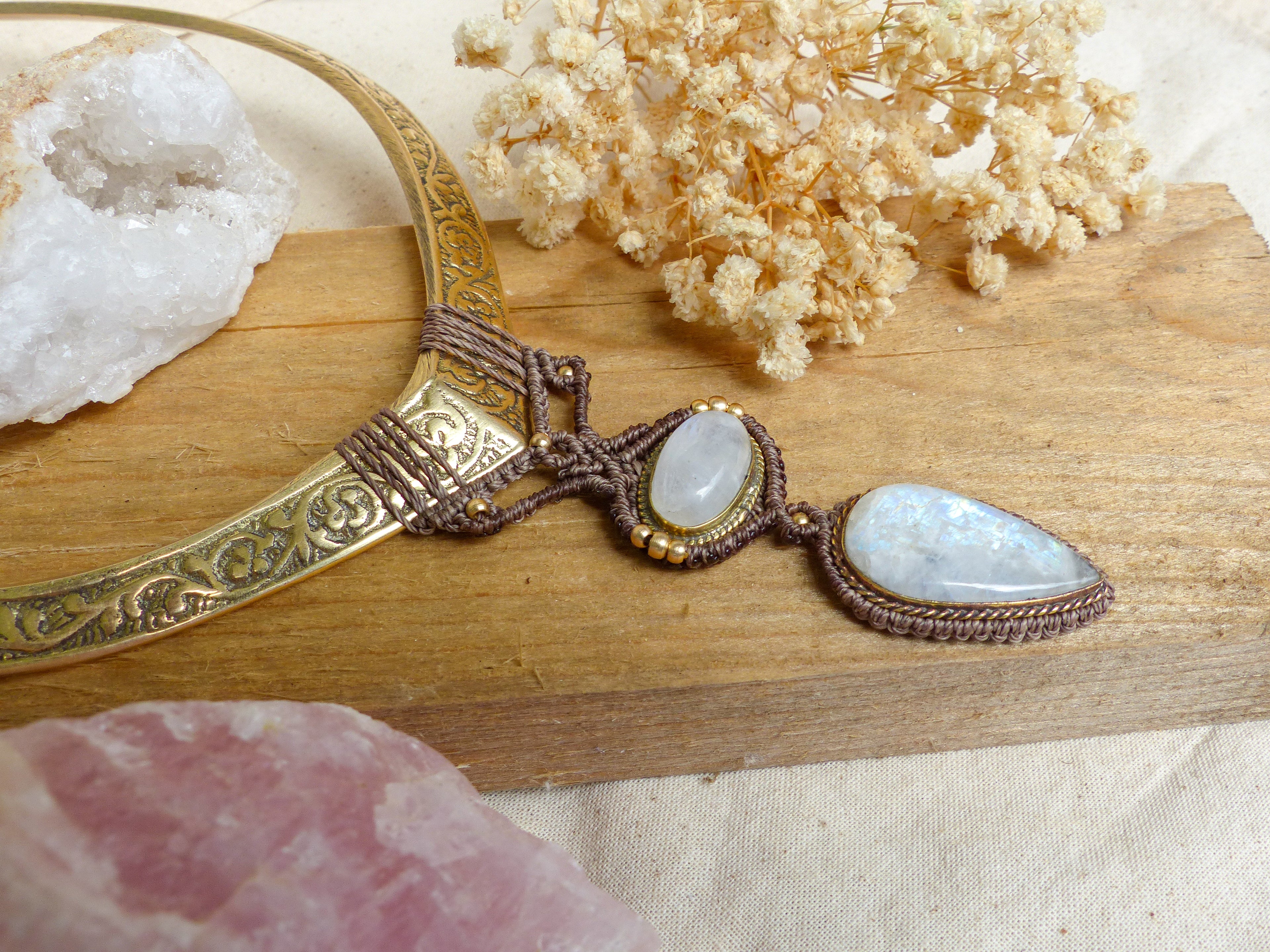 Brass-Choker „Lunara“ – Mondstein