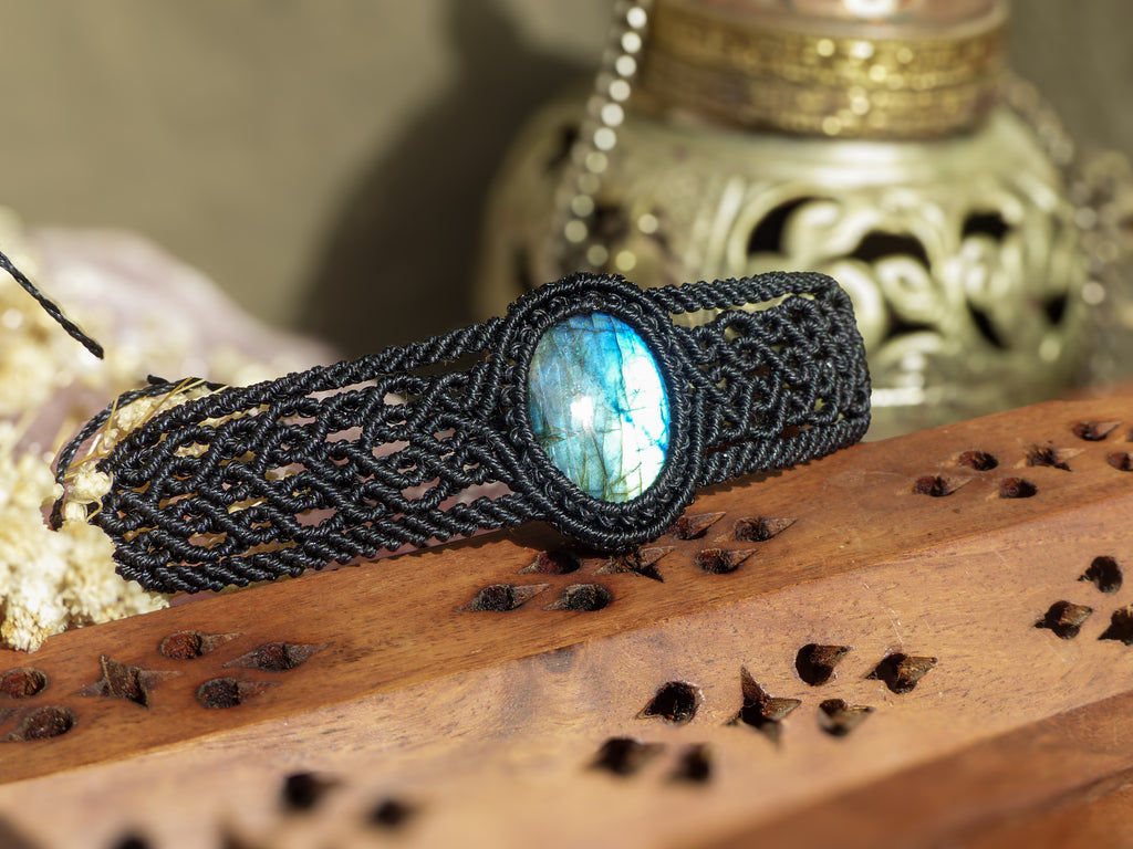Midnight Stone – Labradorit Makramee Armband