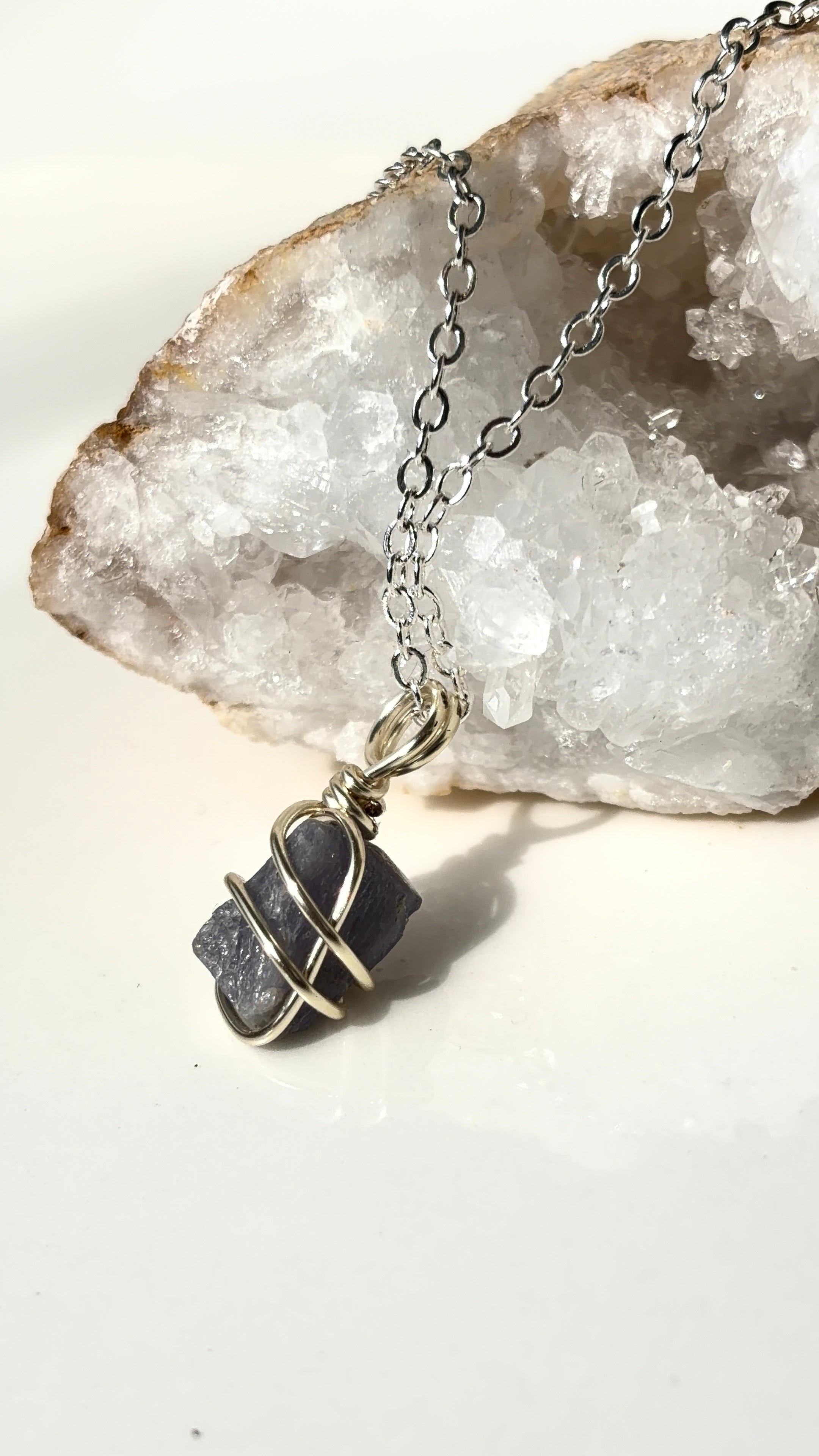 Tansanit Kette für Intuition, Klarheit & Transformation