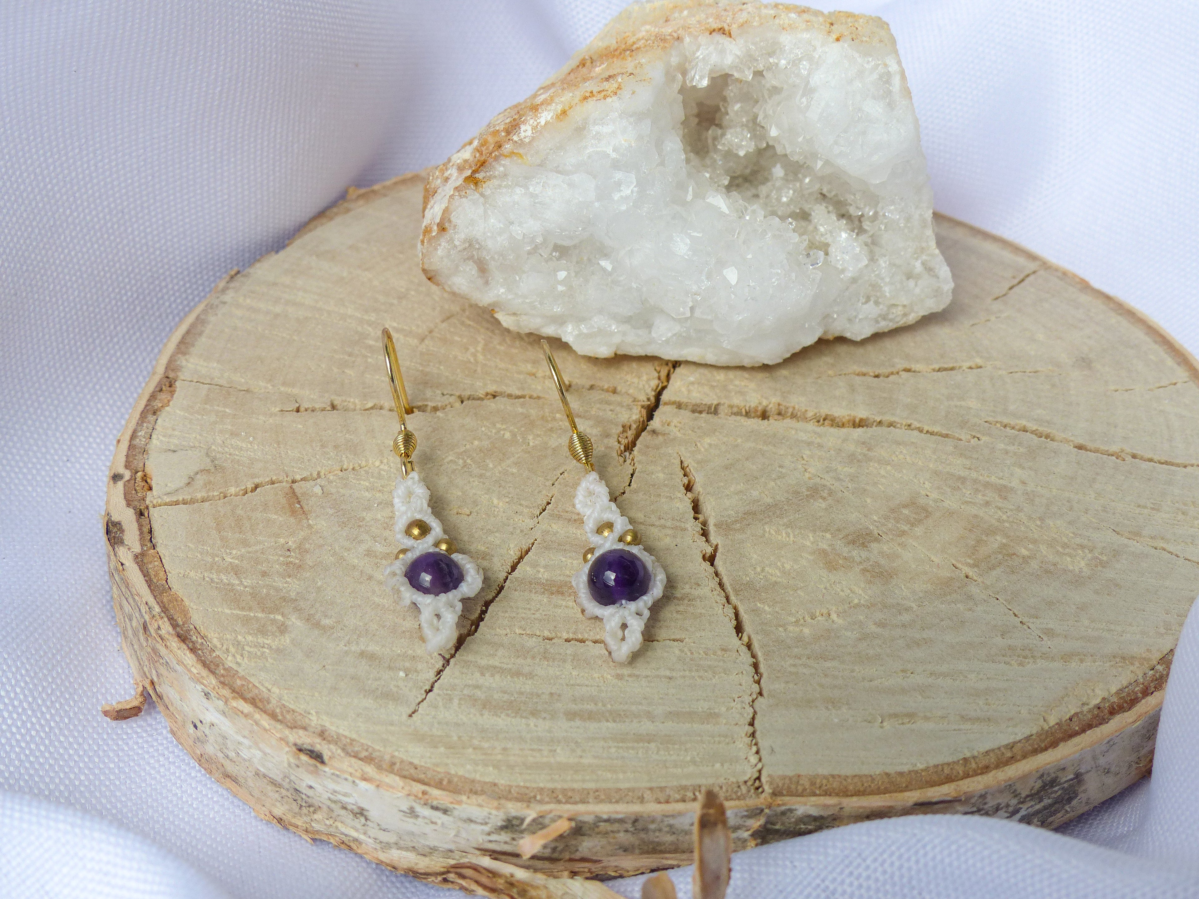 Ohrringe mit Amethyst im Makramee Design für Ruhe & Balance